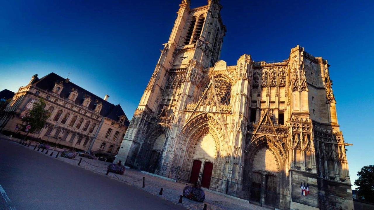 Les Cieux De La Cathedrale - Calme - Jardin - Wifi Troyes Exterior foto