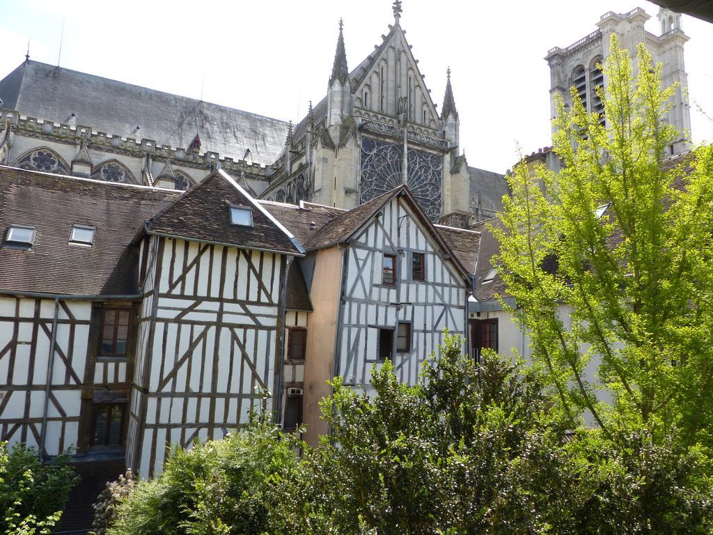 Les Cieux De La Cathedrale - Calme - Jardin - Wifi Troyes Exterior foto